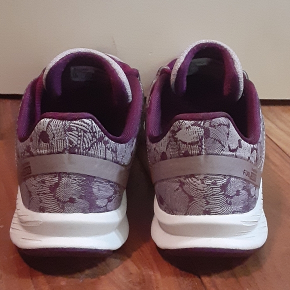 New Balance sneakers - Picture 2 of 5